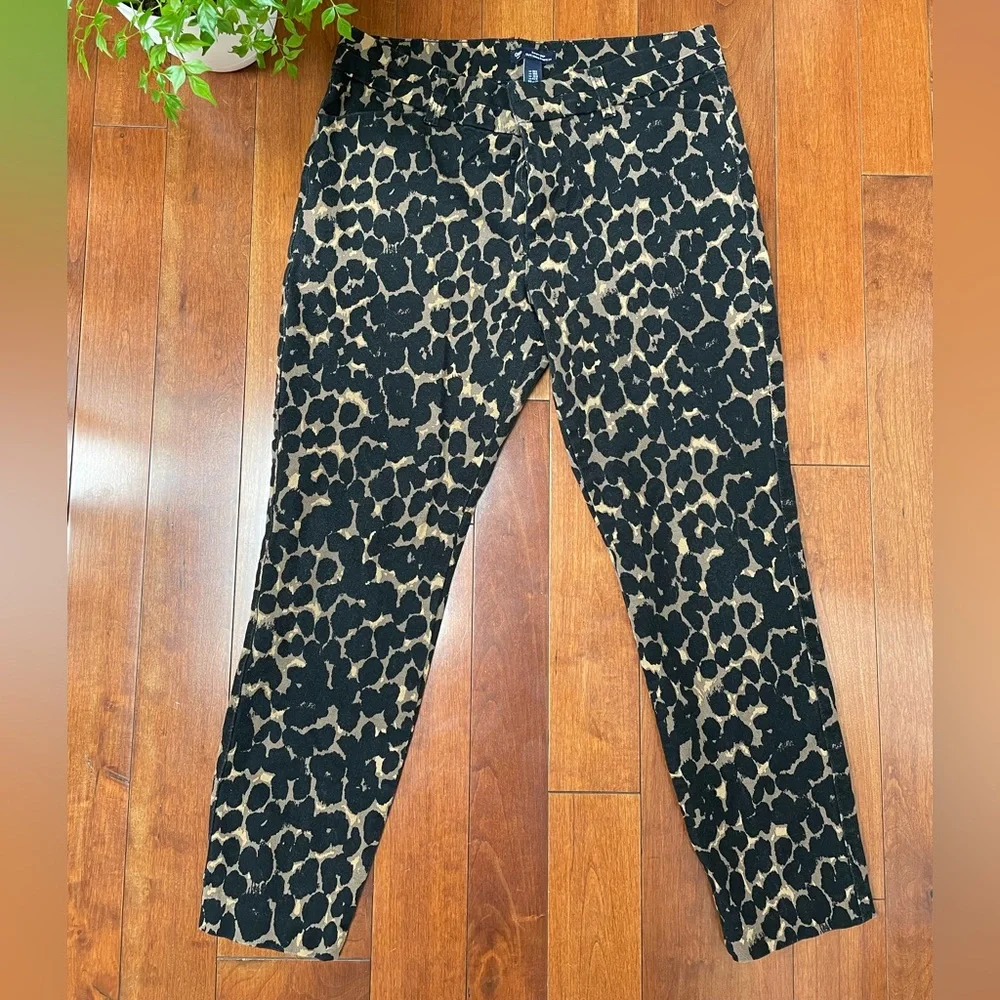 Gap, cheetah print crop pants. Size 10. - Picture 1 of 2